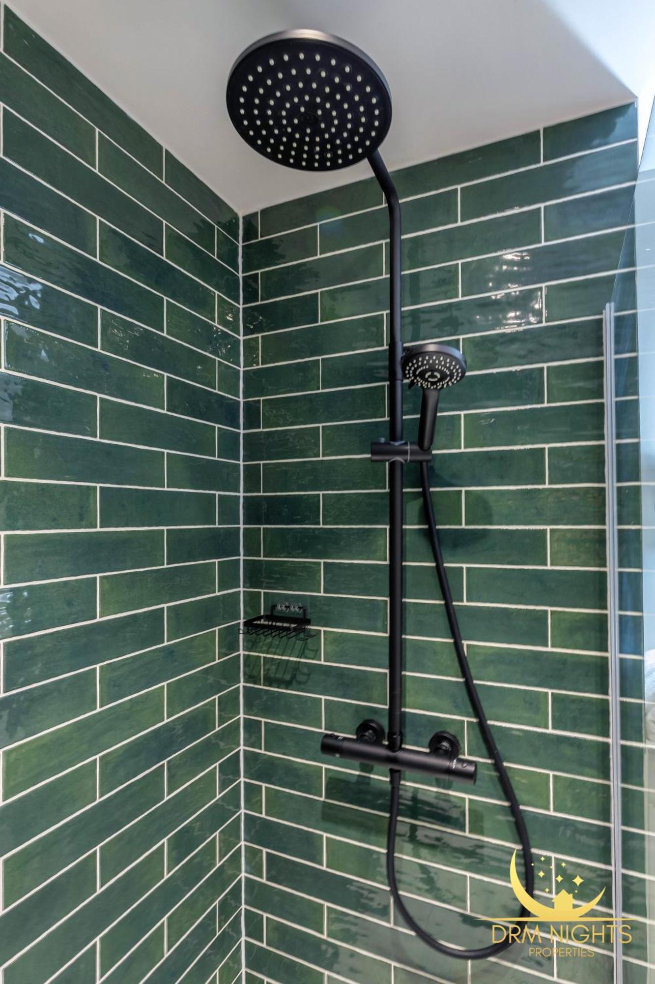 Modern 1-Bedroom Apartment In Leeds City Centre Sleeps 2 Central Station エクステリア 写真
