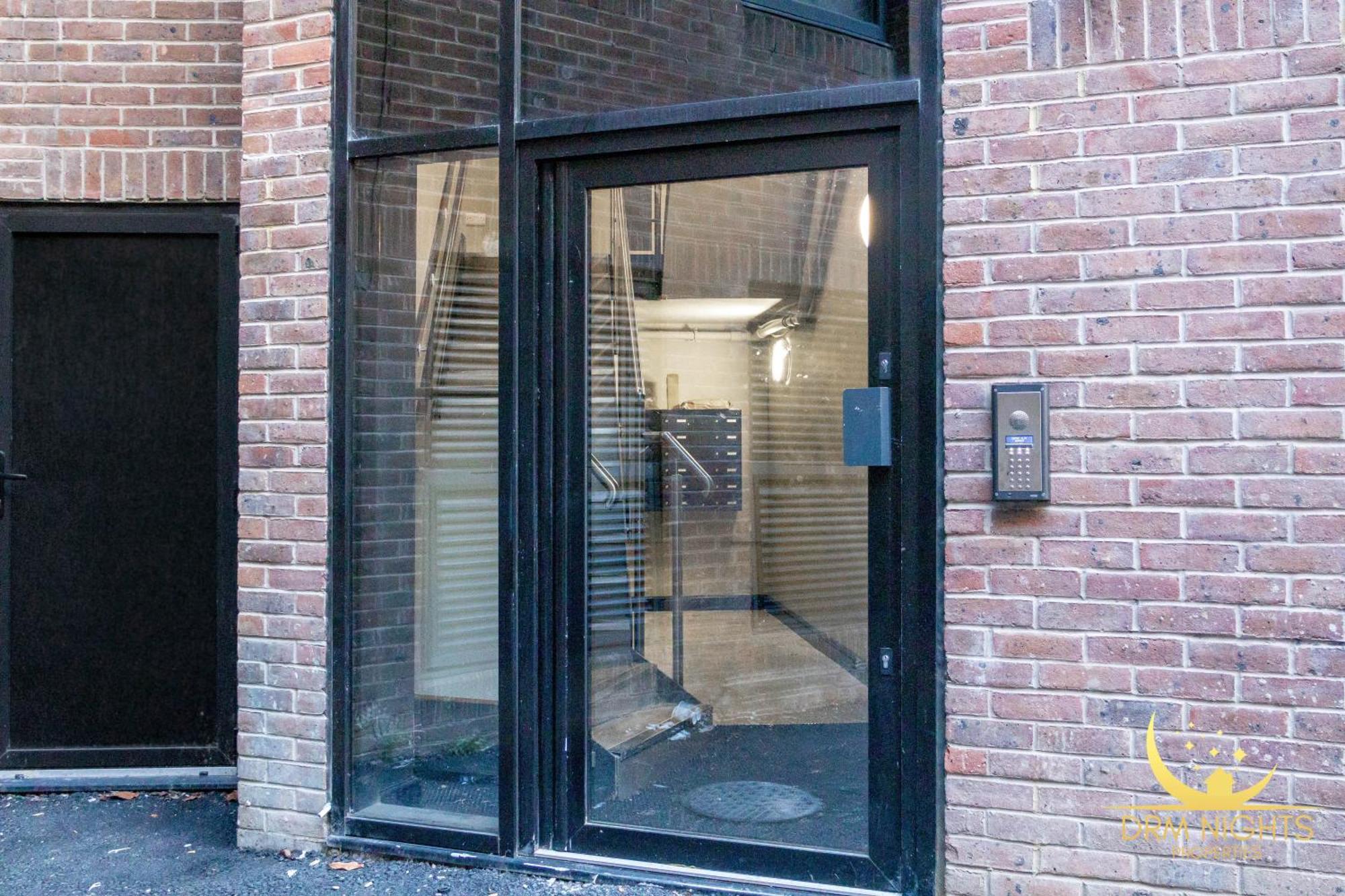 Modern 1-Bedroom Apartment In Leeds City Centre Sleeps 2 Central Station エクステリア 写真